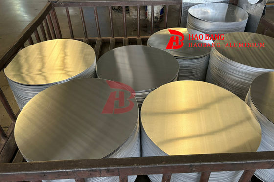 أقراص معدنية من الألومنيوم ذات سطح مؤكسد توفر حماية معززة من التآكل وتشطيبًا جماليًا للأجزاء الصناعية