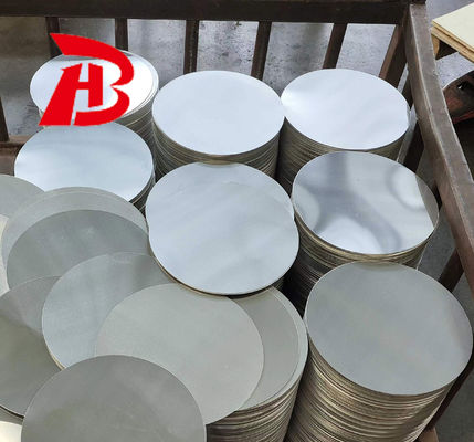 أقراص معدنية من الألومنيوم ذات سطح مؤكسد توفر حماية معززة من التآكل وتشطيبًا جماليًا للأجزاء الصناعية