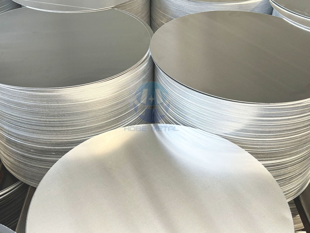 الحجم المخصص الدائرة الألومنيوم 0.3-6mm سمك 100-1000mm قطر CC DC المواد 1050 1060 3003 سبيكة مقاومة الشقوق رسومة عميقة لأدوات الطبخ وتطبع غطاء المصباح